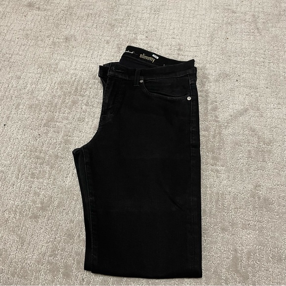 You can never go wrong with black… - Picture 4 of 6